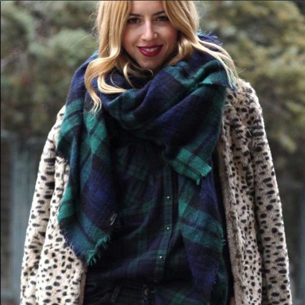 New Scarf - Picture 2 of 3